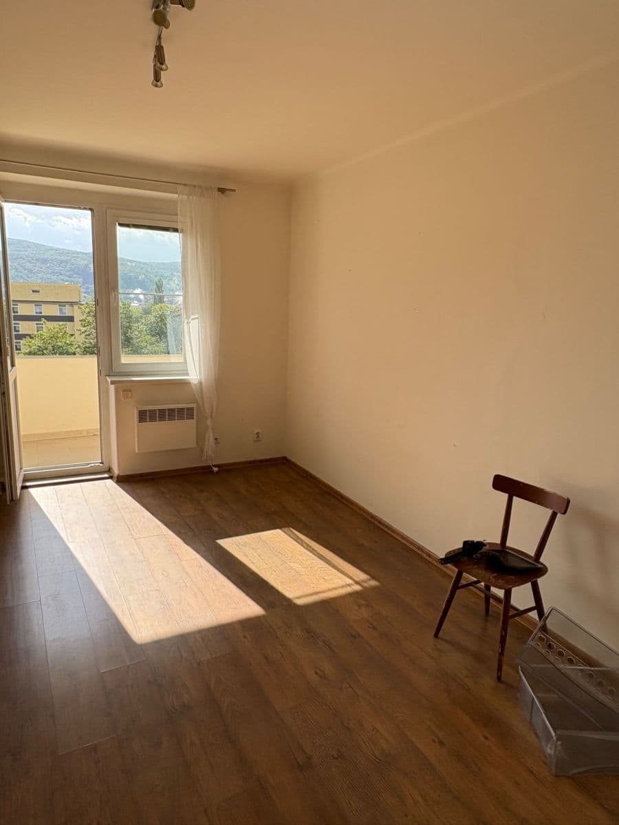 Prenájom bytu 1-izbový 55 m², Mezidomí, Ústí nad Labem, Ústecký kraj Prenájom bytu 1-izbový 55 m², Mezidomí, Ústí nad Labem, Ústecký kraj