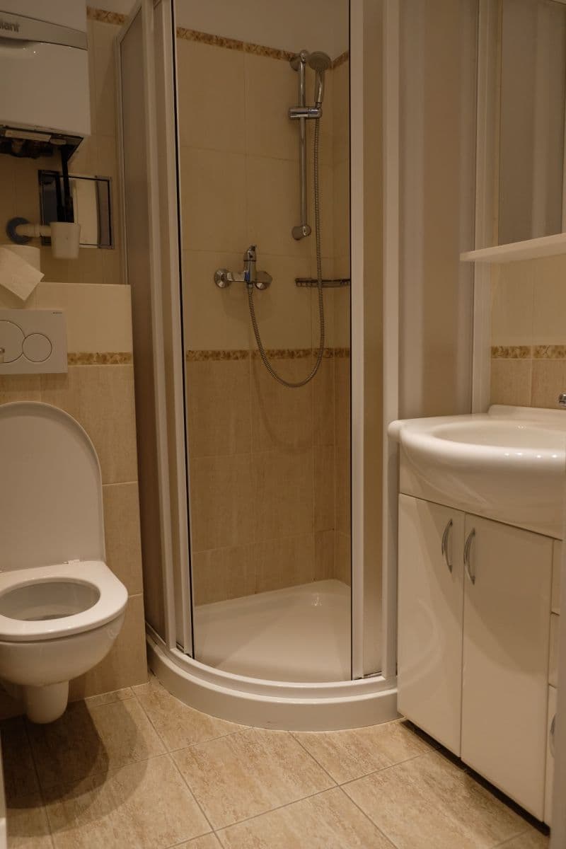 Prenájom bytu 2-izbový 44 m², Čistovická, Praha, Praha Prenájom bytu 2-izbový 44 m², Čistovická, Praha, Praha