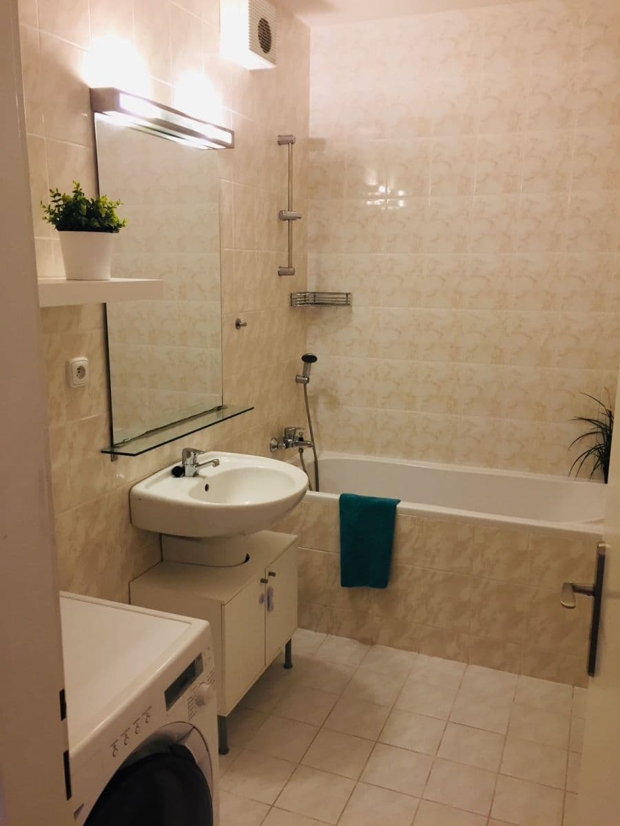 Prenájom bytu 2-izbový 42 m², U Zahradního města, Praha, Praha Prenájom bytu 2-izbový 42 m², U Zahradního města, Praha, Praha