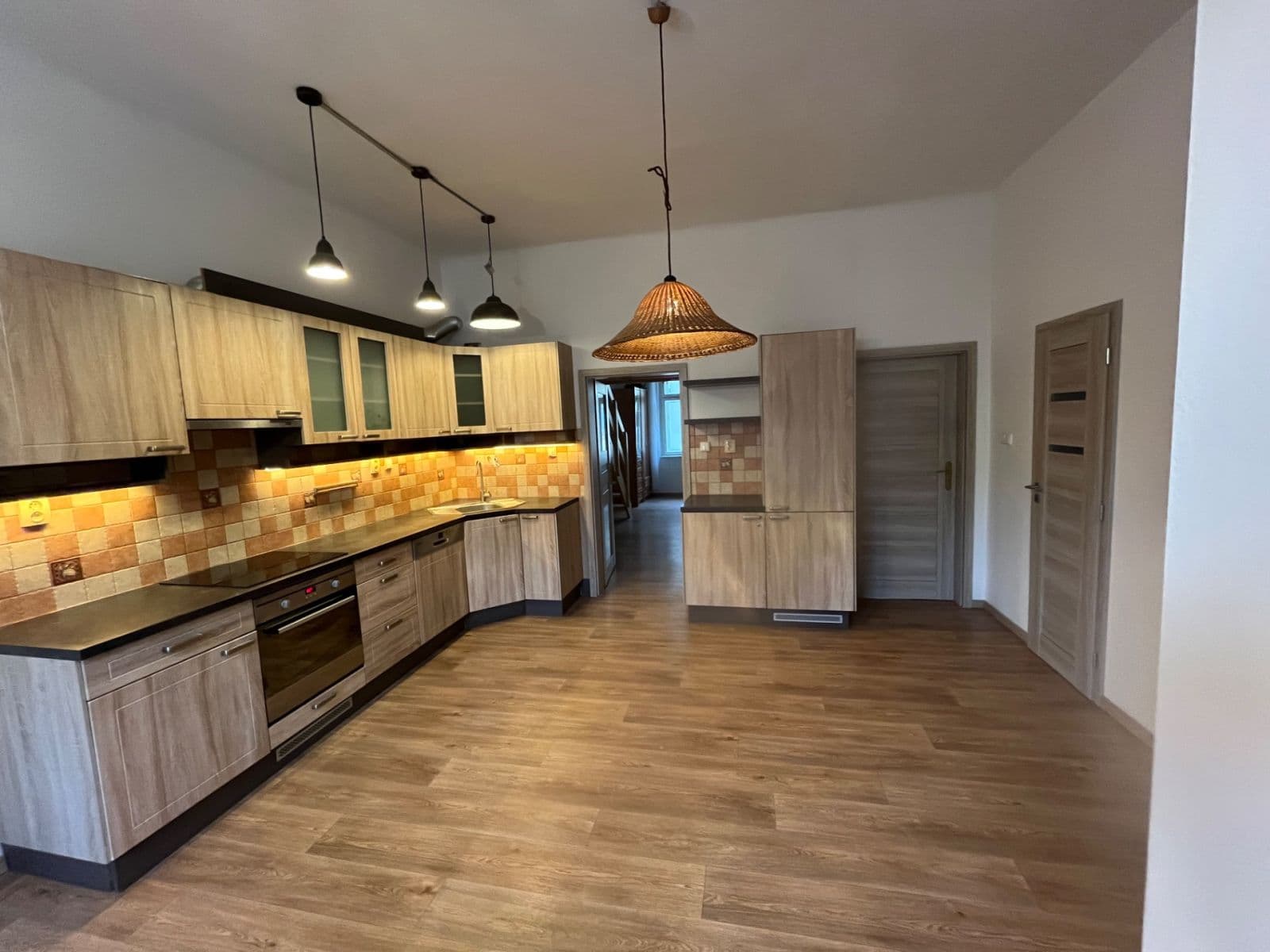 Prenájom bytu 3-izbový 72 m², Havanská, Praha, Praha Prenájom bytu 3-izbový 72 m², Havanská, Praha, Praha