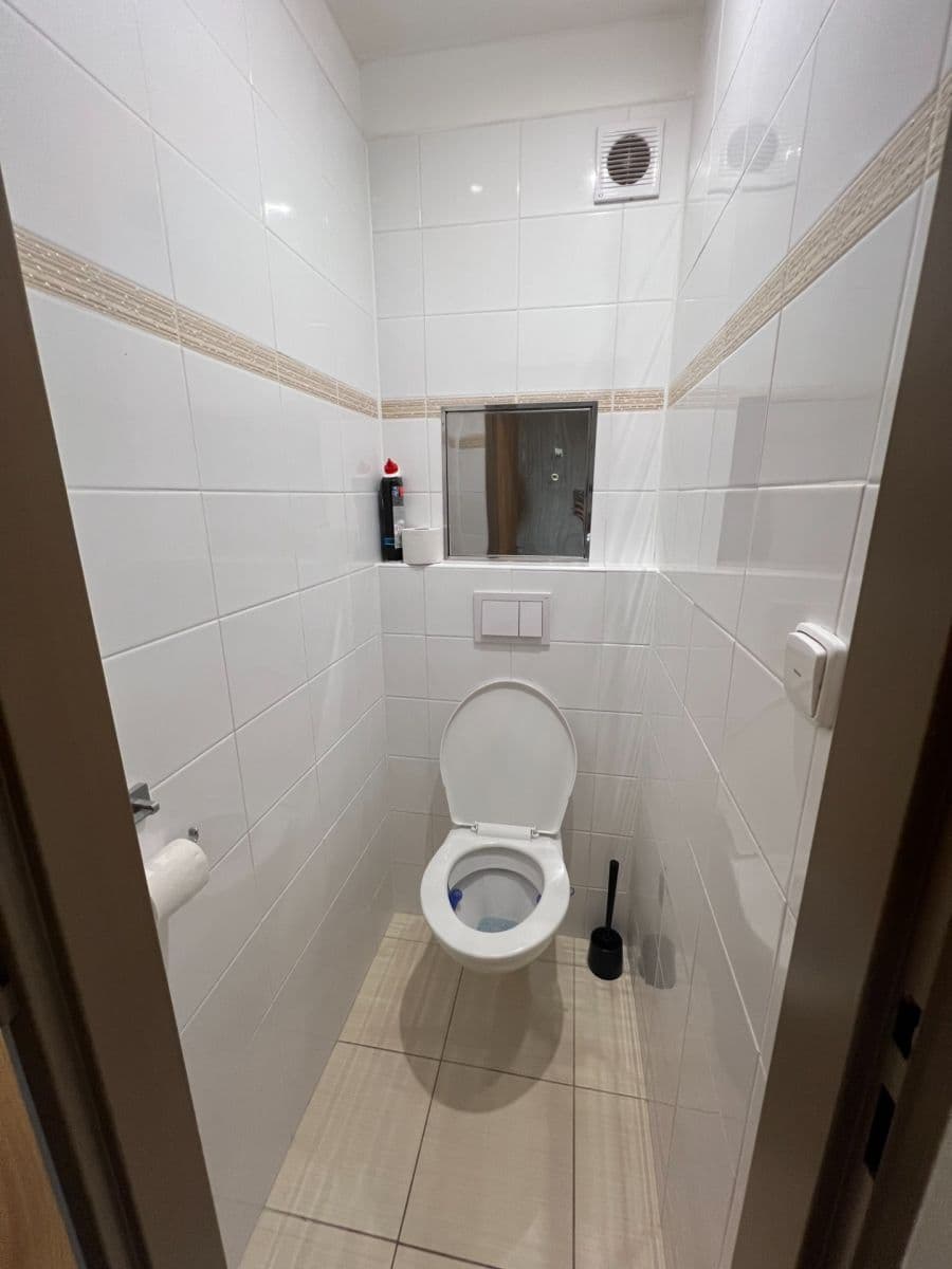 Prenájom bytu 2-izbový 44 m², K Rovinám, Praha, Praha Prenájom bytu 2-izbový 44 m², K Rovinám, Praha, Praha