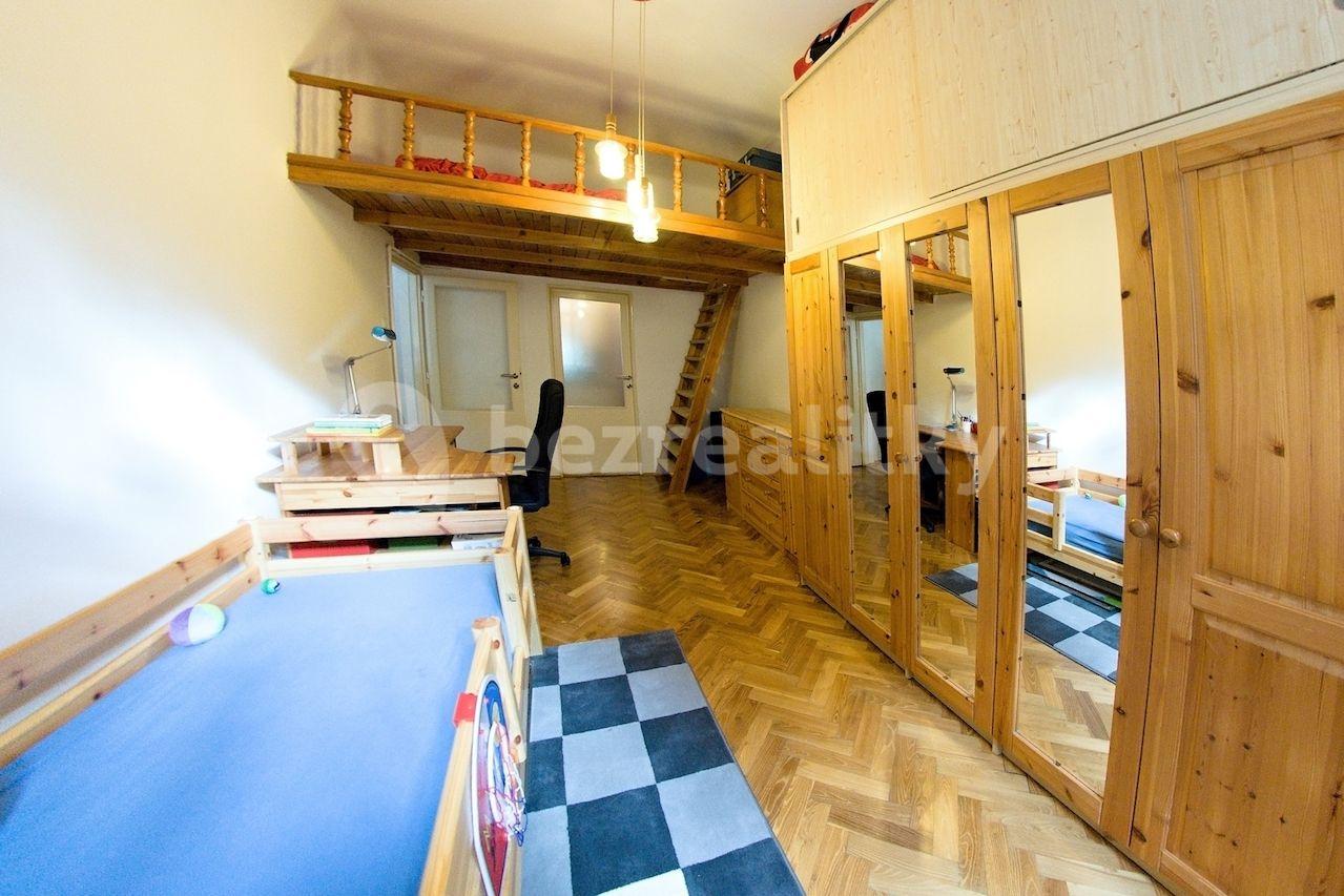 Prenájom bytu 2-izbový 60 m², Pernerova, Praha, Praha