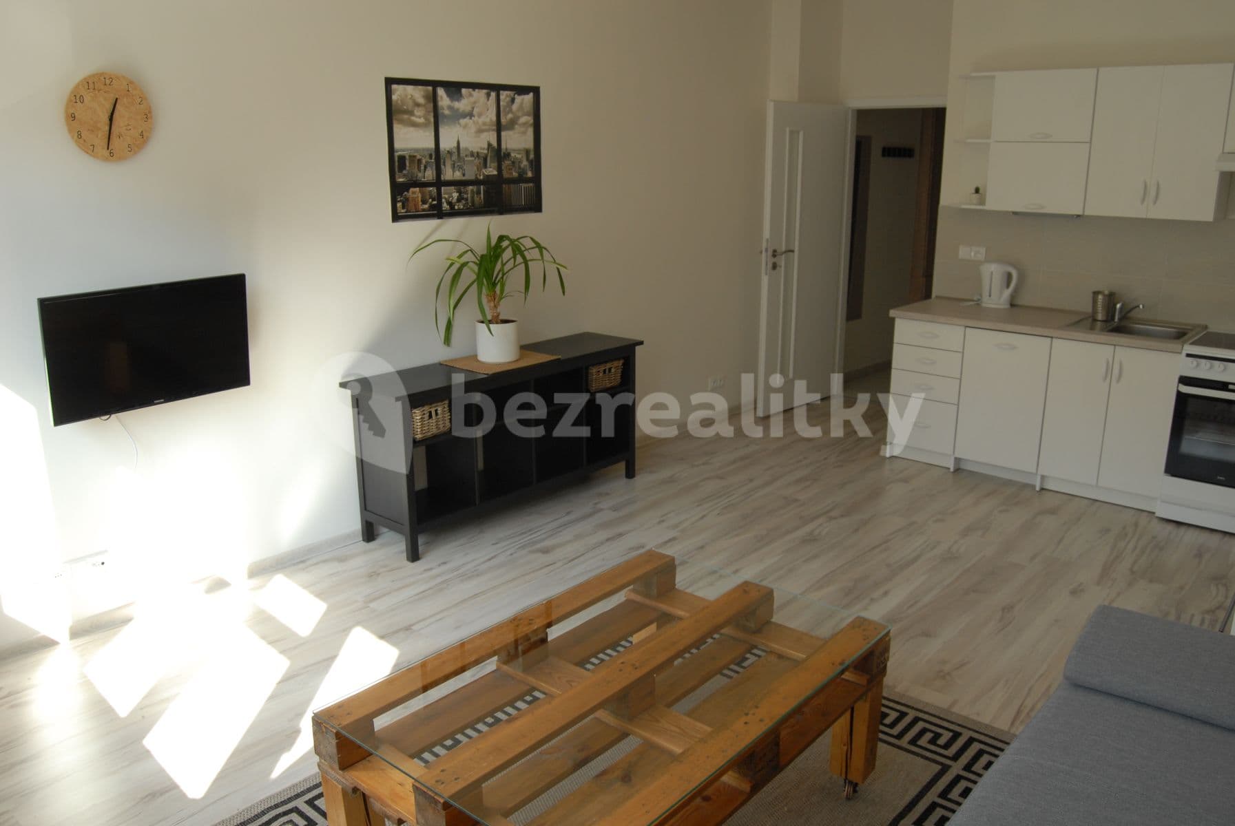 Prenájom bytu Garsoniéra 37 m², 5. května, Praha, Praha Prenájom bytu Garsoniéra 37 m², 5. května, Praha, Praha