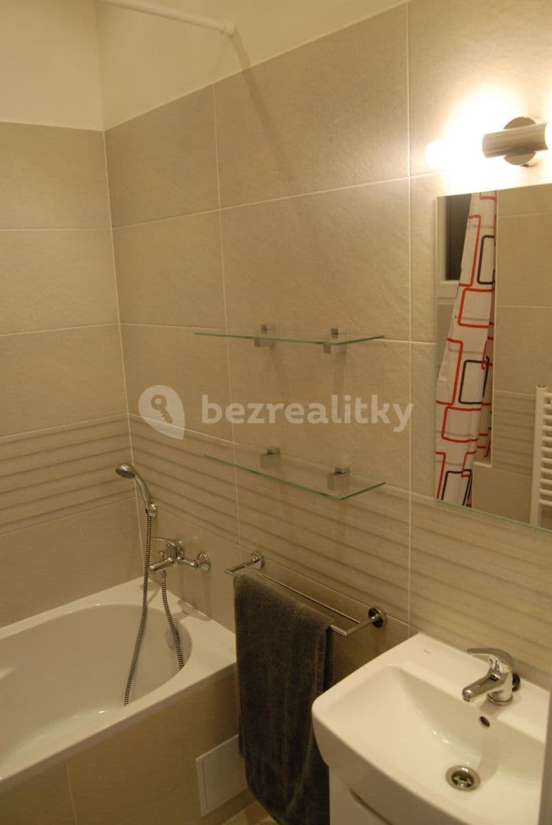 Prenájom bytu Garsoniéra 37 m², 5. května, Praha, Praha Prenájom bytu Garsoniéra 37 m², 5. května, Praha, Praha