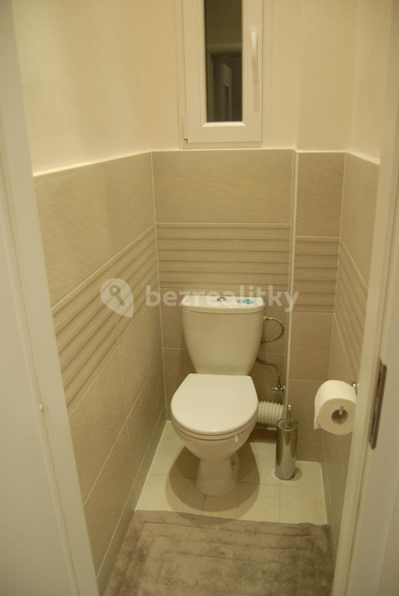 Prenájom bytu Garsoniéra 37 m², 5. května, Praha, Praha Prenájom bytu Garsoniéra 37 m², 5. května, Praha, Praha