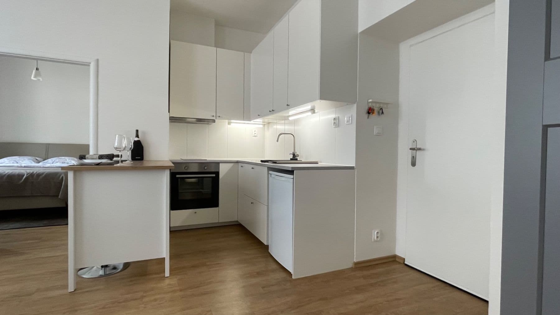 Prenájom bytu 2-izbový 42 m², Sarajevská, Praha, Praha Prenájom bytu 2-izbový 42 m², Sarajevská, Praha, Praha