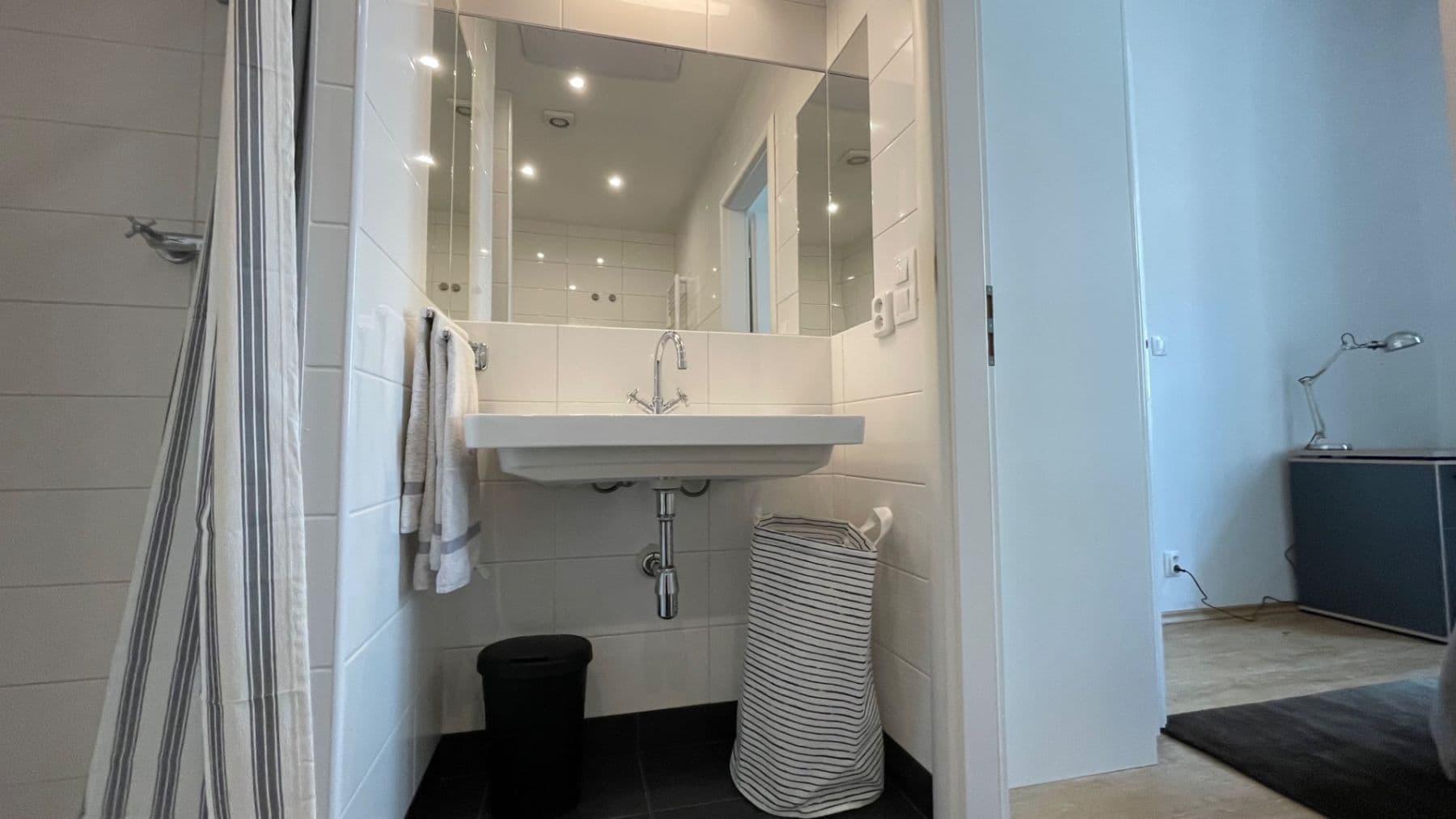 Prenájom bytu 2-izbový 42 m², Sarajevská, Praha, Praha Prenájom bytu 2-izbový 42 m², Sarajevská, Praha, Praha