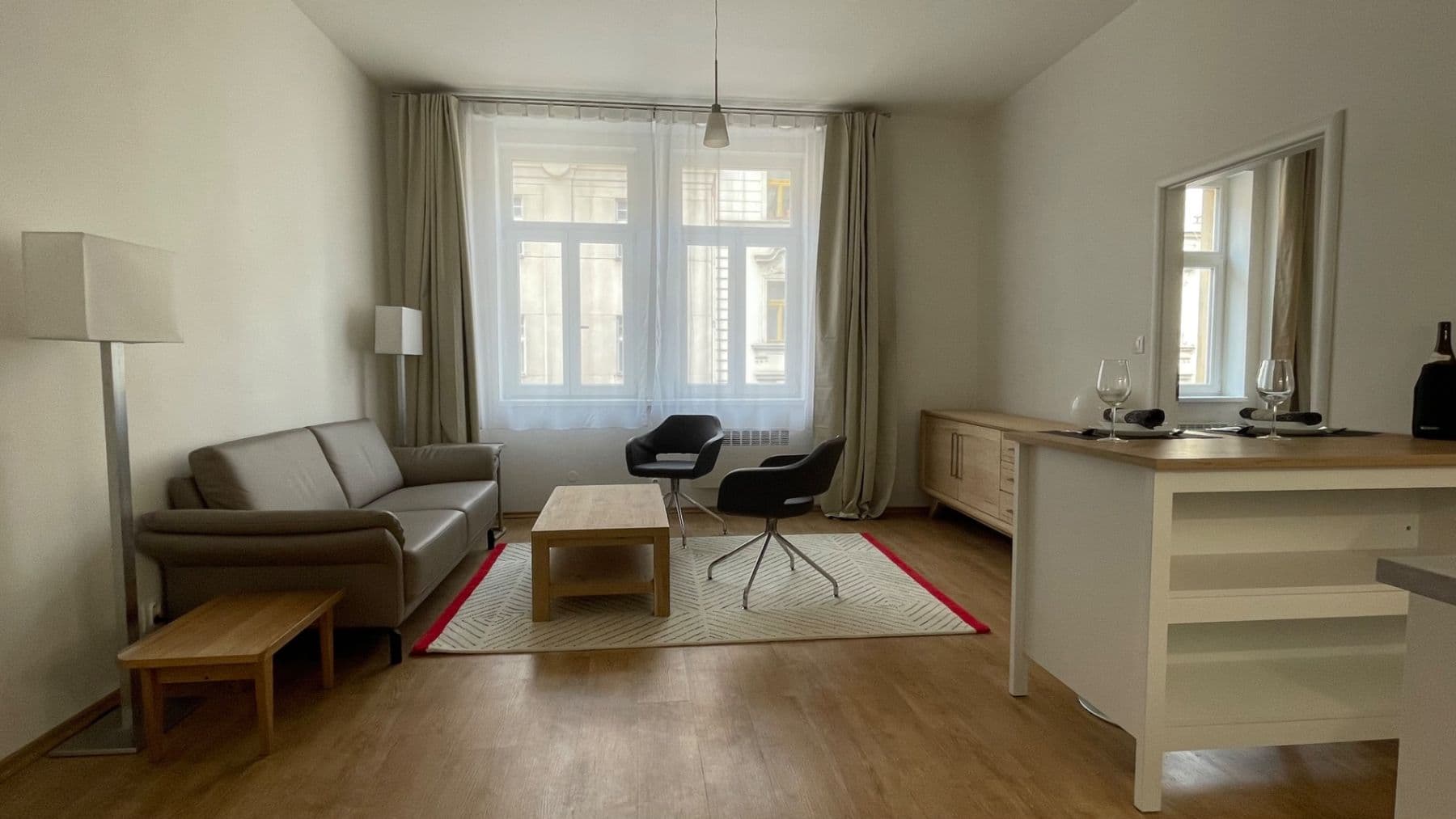 Prenájom bytu 2-izbový 42 m², Sarajevská, Praha, Praha Prenájom bytu 2-izbový 42 m², Sarajevská, Praha, Praha