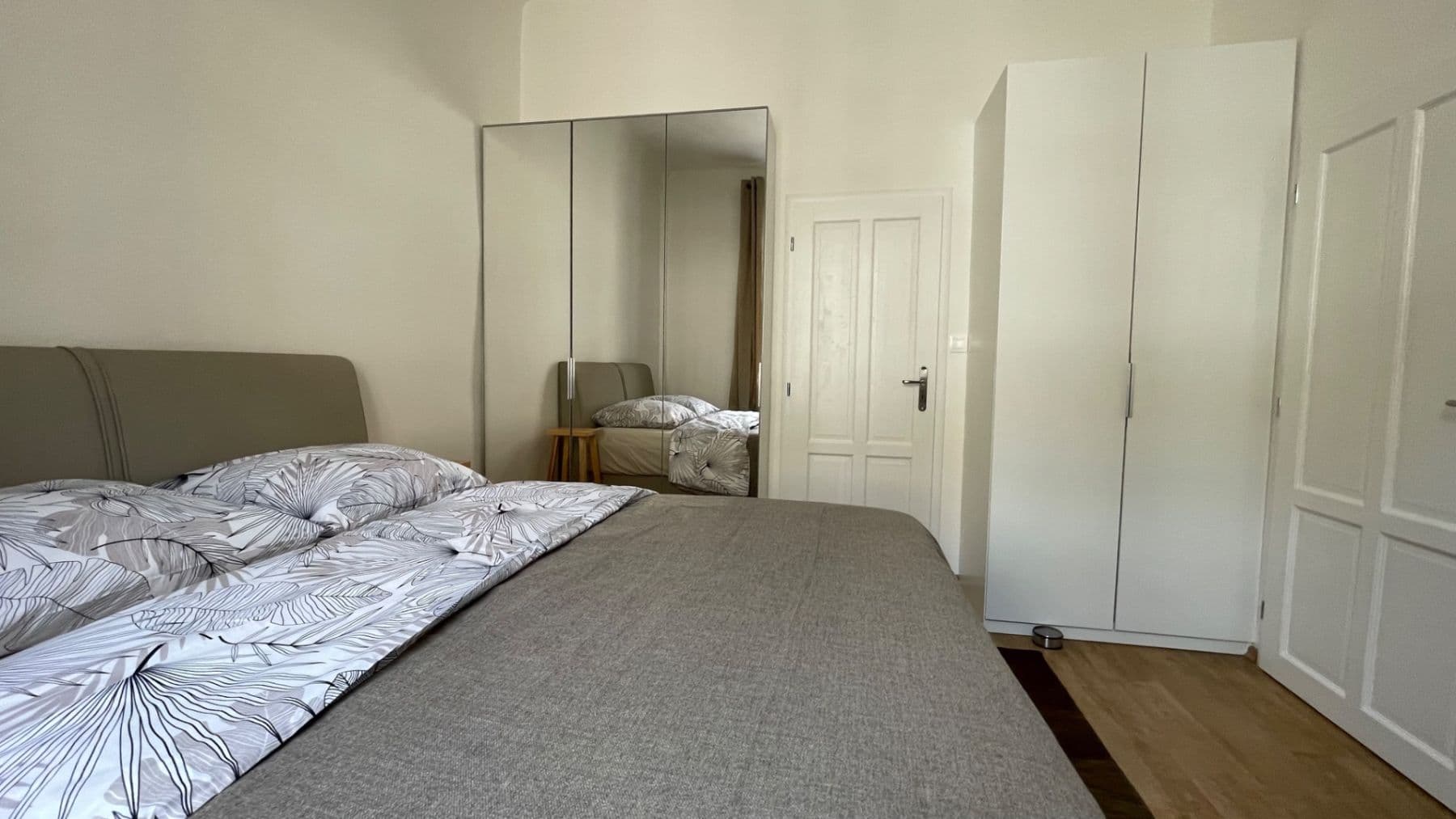 Prenájom bytu 2-izbový 42 m², Sarajevská, Praha, Praha Prenájom bytu 2-izbový 42 m², Sarajevská, Praha, Praha