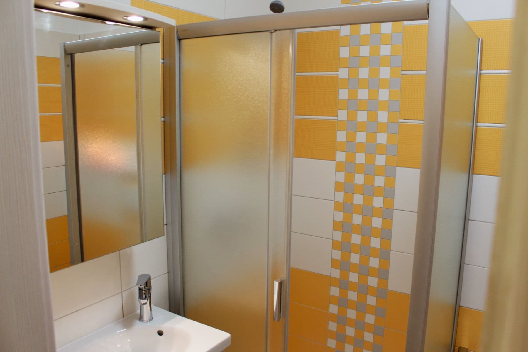 Prenájom bytu 1-izbový 40 m², Plzeňská, Praha, Praha Prenájom bytu 1-izbový 40 m², Plzeňská, Praha, Praha