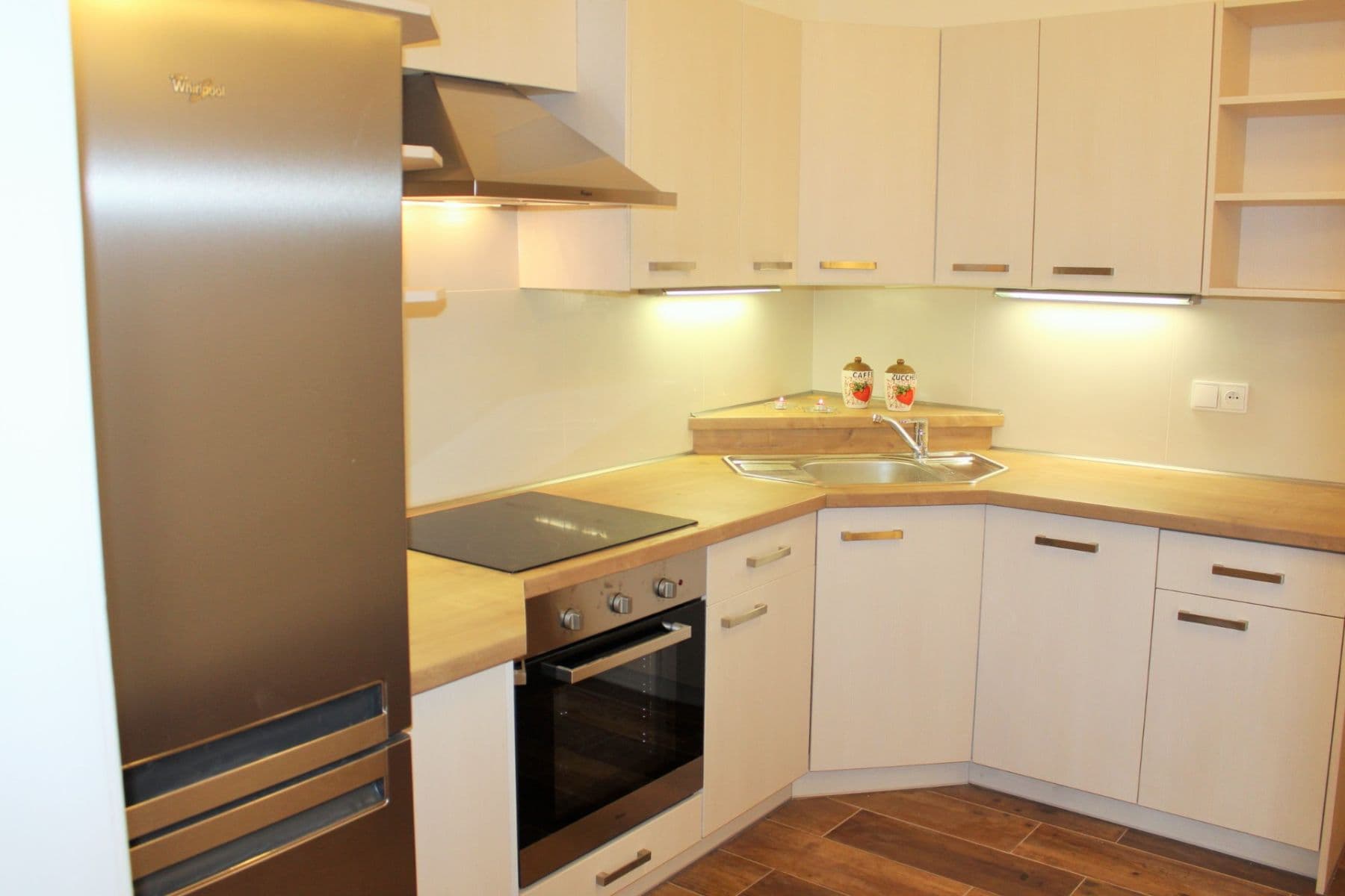 Prenájom bytu 1-izbový 40 m², Plzeňská, Praha, Praha Prenájom bytu 1-izbový 40 m², Plzeňská, Praha, Praha