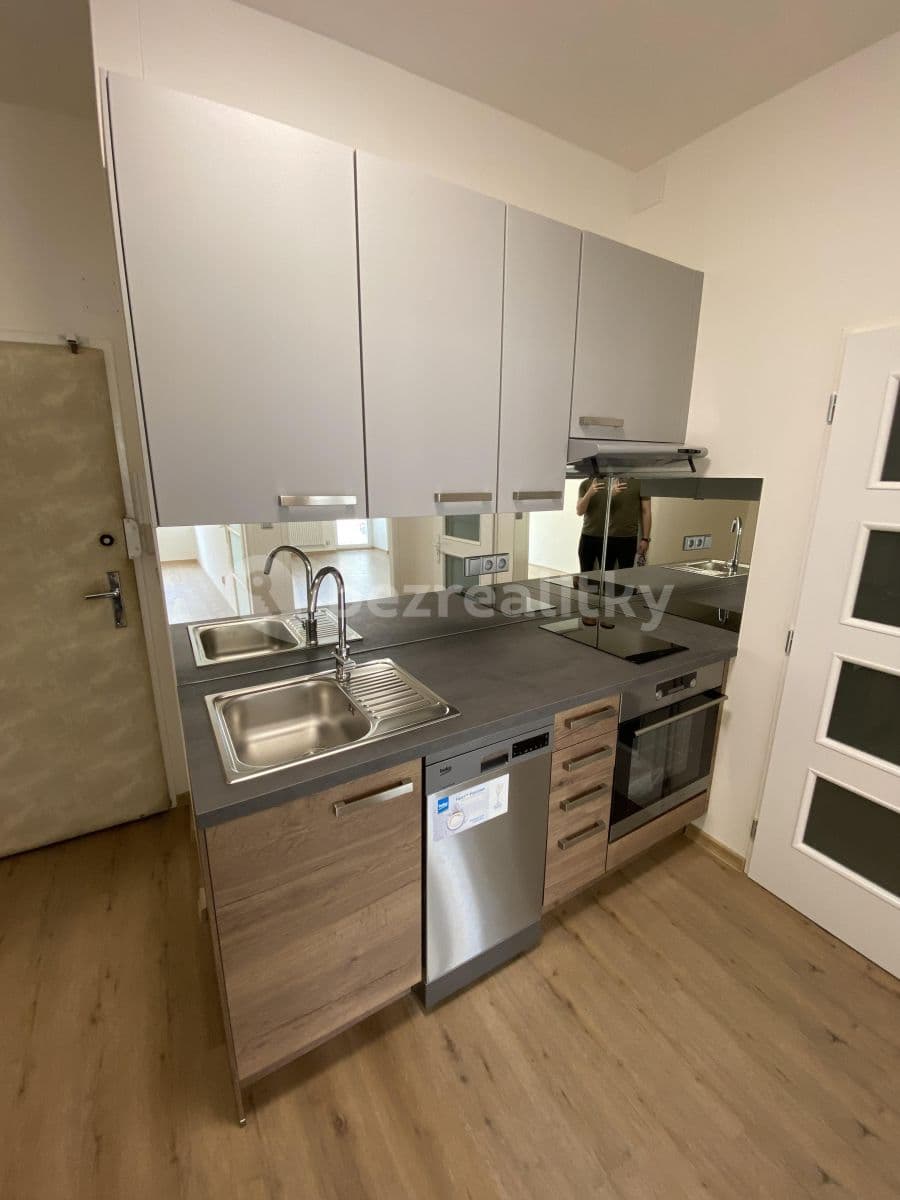 Prenájom bytu 2-izbový 55 m², Krátká, Praha, Praha Prenájom bytu 2-izbový 55 m², Krátká, Praha, Praha
