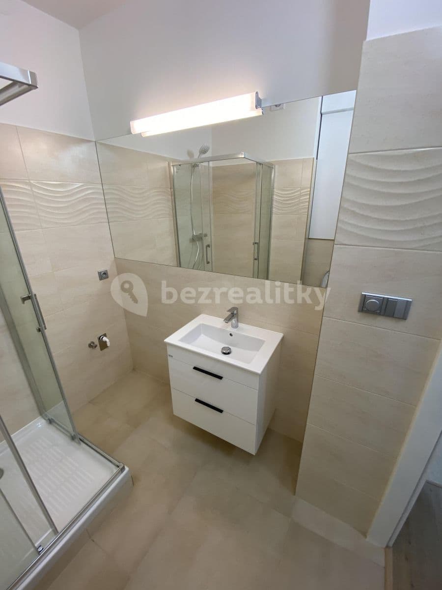 Prenájom bytu 2-izbový 55 m², Krátká, Praha, Praha Prenájom bytu 2-izbový 55 m², Krátká, Praha, Praha