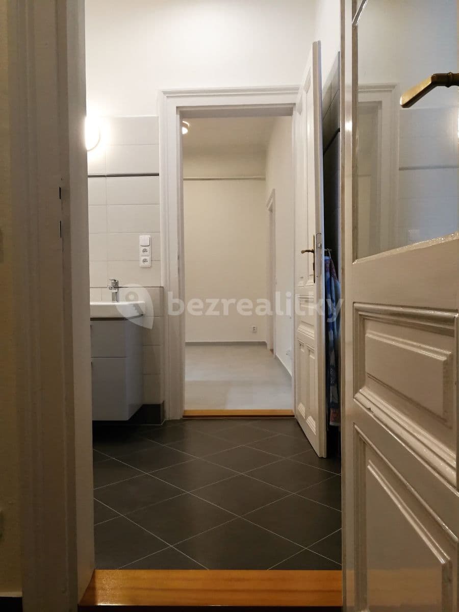 Prenájom bytu 4-izbový 155 m², třída Svobody, Olomouc, Olomoucký kraj Prenájom bytu 4-izbový 155 m², třída Svobody, Olomouc, Olomoucký kraj