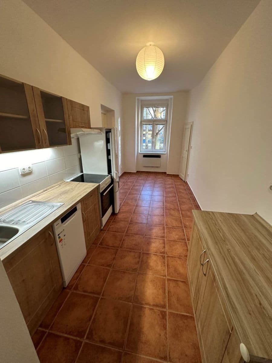 Prenájom bytu 1-izbový 40 m², Zborovská, Praha, Praha Prenájom bytu 1-izbový 40 m², Zborovská, Praha, Praha