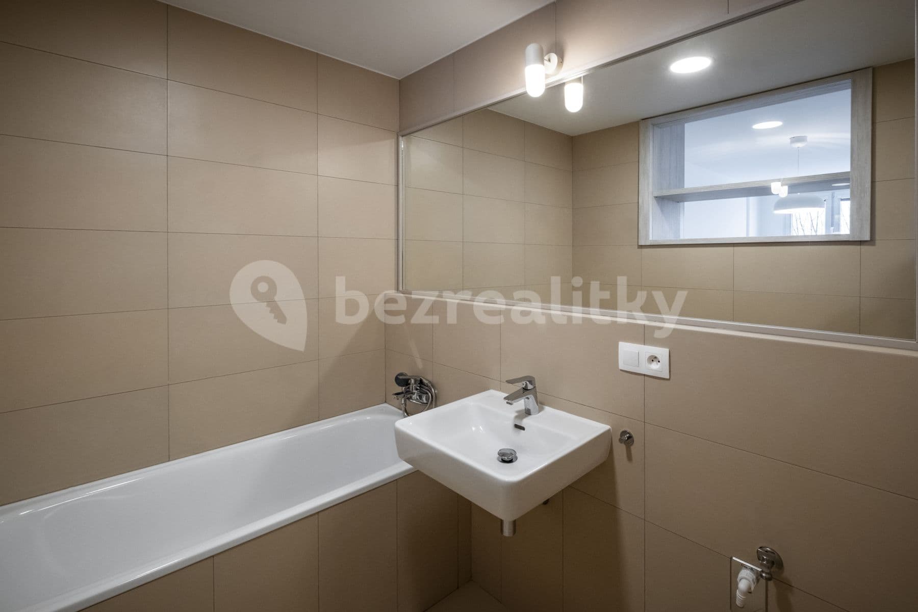 Prenájom bytu 2-izbový 38 m², Na Strži, Praha, Praha Prenájom bytu 2-izbový 38 m², Na Strži, Praha, Praha