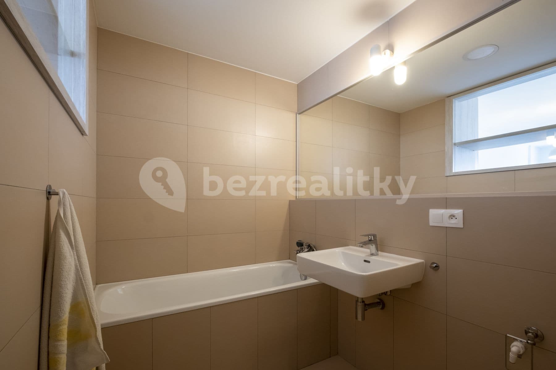 Prenájom bytu 2-izbový 38 m², Na Strži, Praha, Praha Prenájom bytu 2-izbový 38 m², Na Strži, Praha, Praha