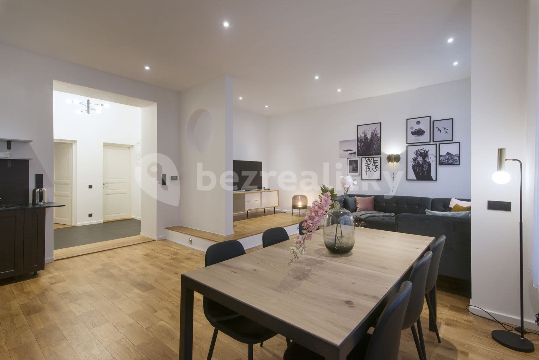 Prenájom bytu 2-izbový 73 m², Kubelíkova, Praha, Praha Prenájom bytu 2-izbový 73 m², Kubelíkova, Praha, Praha