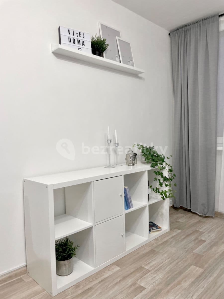 Prenájom bytu 2-izbový 43 m², Ohradní, Praha, Praha Prenájom bytu 2-izbový 43 m², Ohradní, Praha, Praha