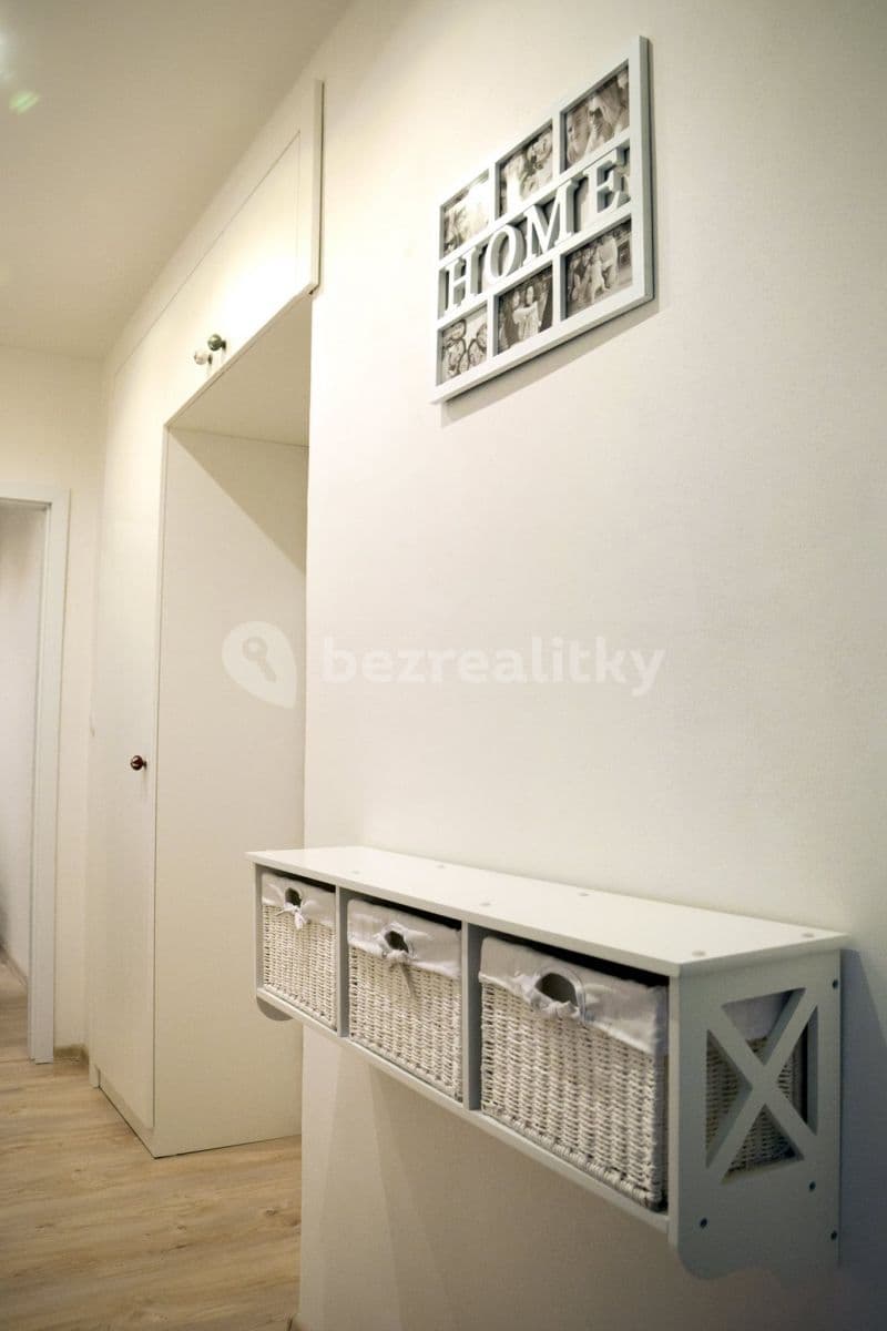 Prenájom bytu 2-izbový 54 m², Generála Sochora, Ostrava, Moravskoslezský kraj Prenájom bytu 2-izbový 54 m², Generála Sochora, Ostrava, Moravskoslezský kraj