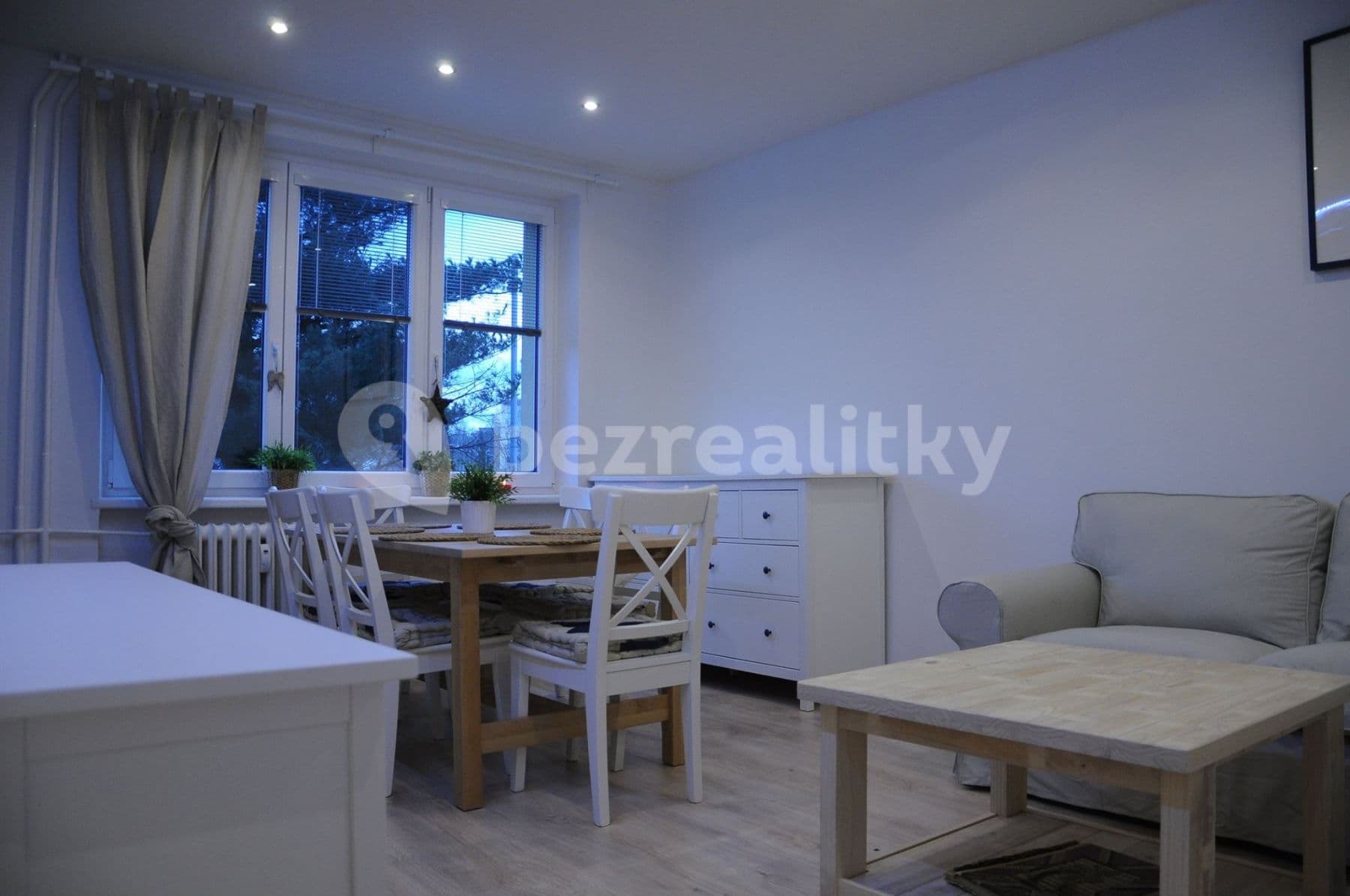 Prenájom bytu 2-izbový 54 m², Generála Sochora, Ostrava, Moravskoslezský kraj Prenájom bytu 2-izbový 54 m², Generála Sochora, Ostrava, Moravskoslezský kraj