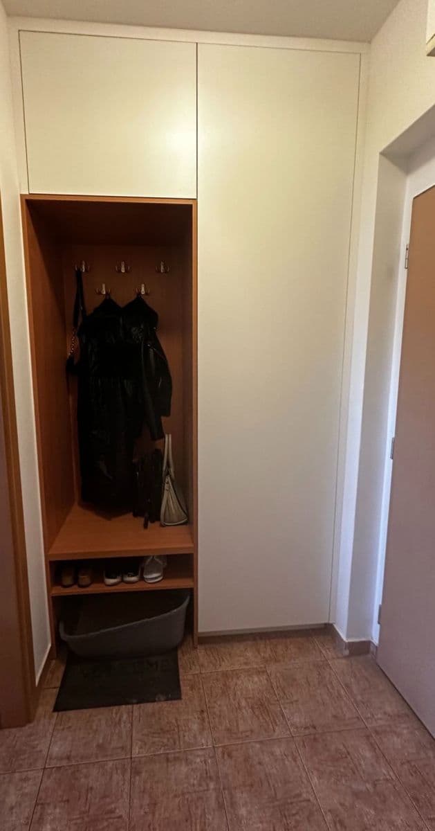 Prenájom bytu 1-izbový 35 m², Okružní, Olomouc, Olomoucký kraj Prenájom bytu 1-izbový 35 m², Okružní, Olomouc, Olomoucký kraj