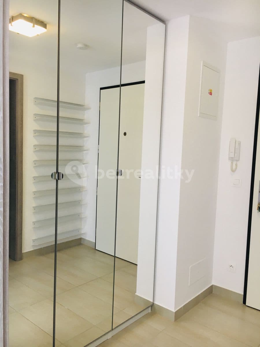 Prenájom bytu 35 m², Strnadových, Praha, Praha Prenájom bytu 35 m², Strnadových, Praha, Praha