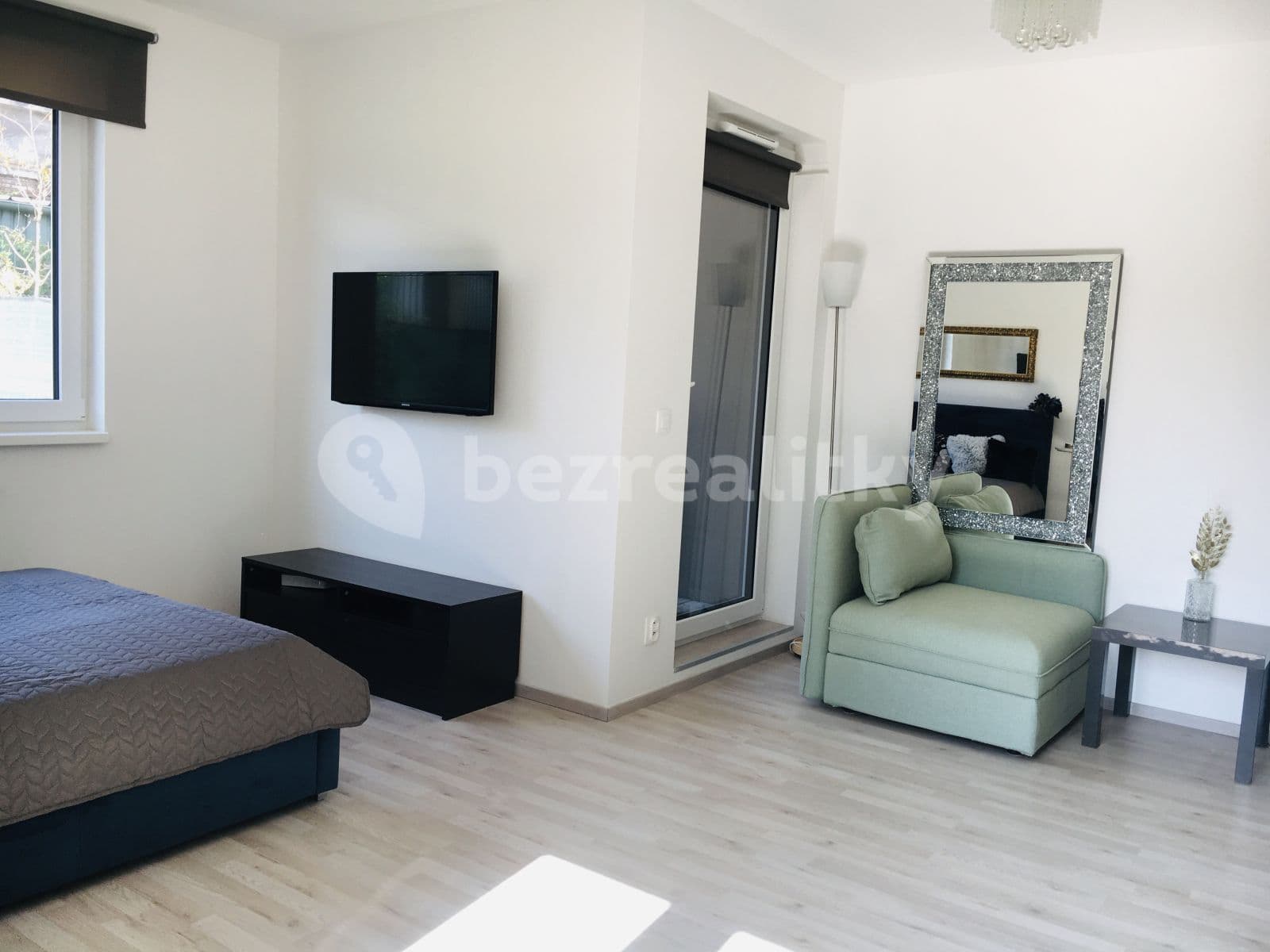 Prenájom bytu 35 m², Strnadových, Praha, Praha Prenájom bytu 35 m², Strnadových, Praha, Praha