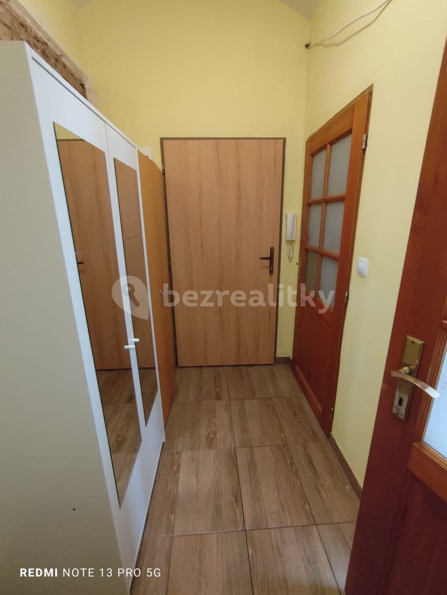Prenájom bytu 1-izbový 25 m², Holandská, Praha, Praha Prenájom bytu 1-izbový 25 m², Holandská, Praha, Praha