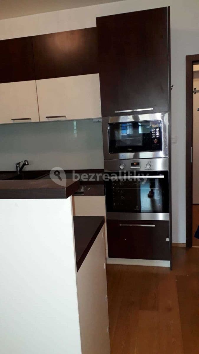 Prenájom bytu 3-izbový 72 m², Praha, Praha Prenájom bytu 3-izbový 72 m², Praha, Praha
