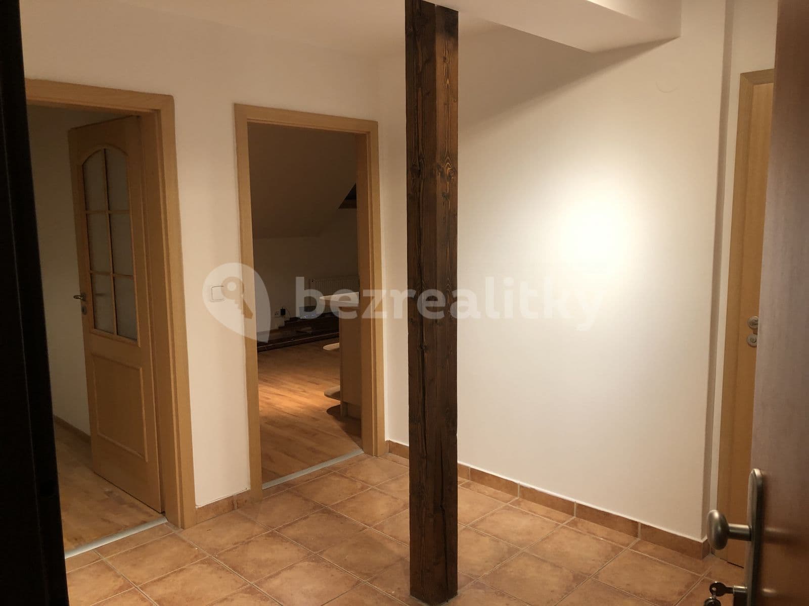 Prenájom bytu 2-izbový 70 m², Nitranská, Praha, Praha Prenájom bytu 2-izbový 70 m², Nitranská, Praha, Praha