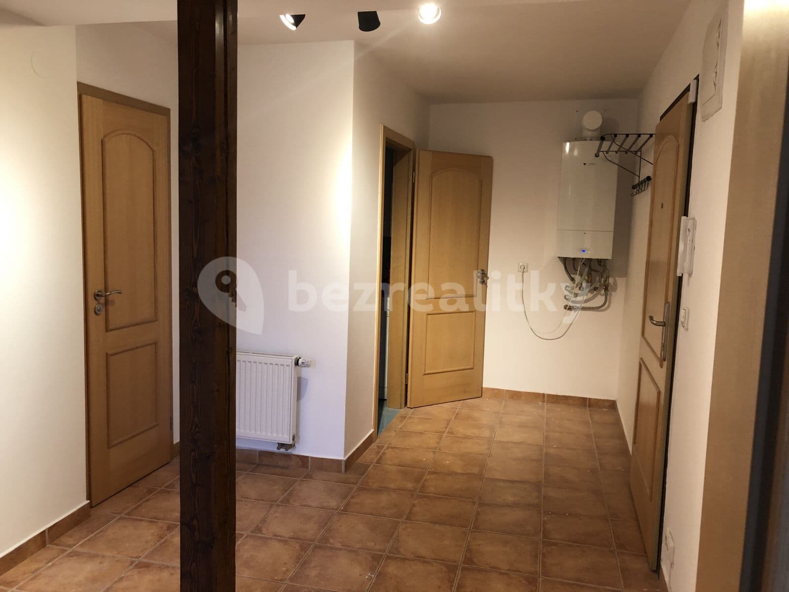 Prenájom bytu 2-izbový 70 m², Nitranská, Praha, Praha Prenájom bytu 2-izbový 70 m², Nitranská, Praha, Praha