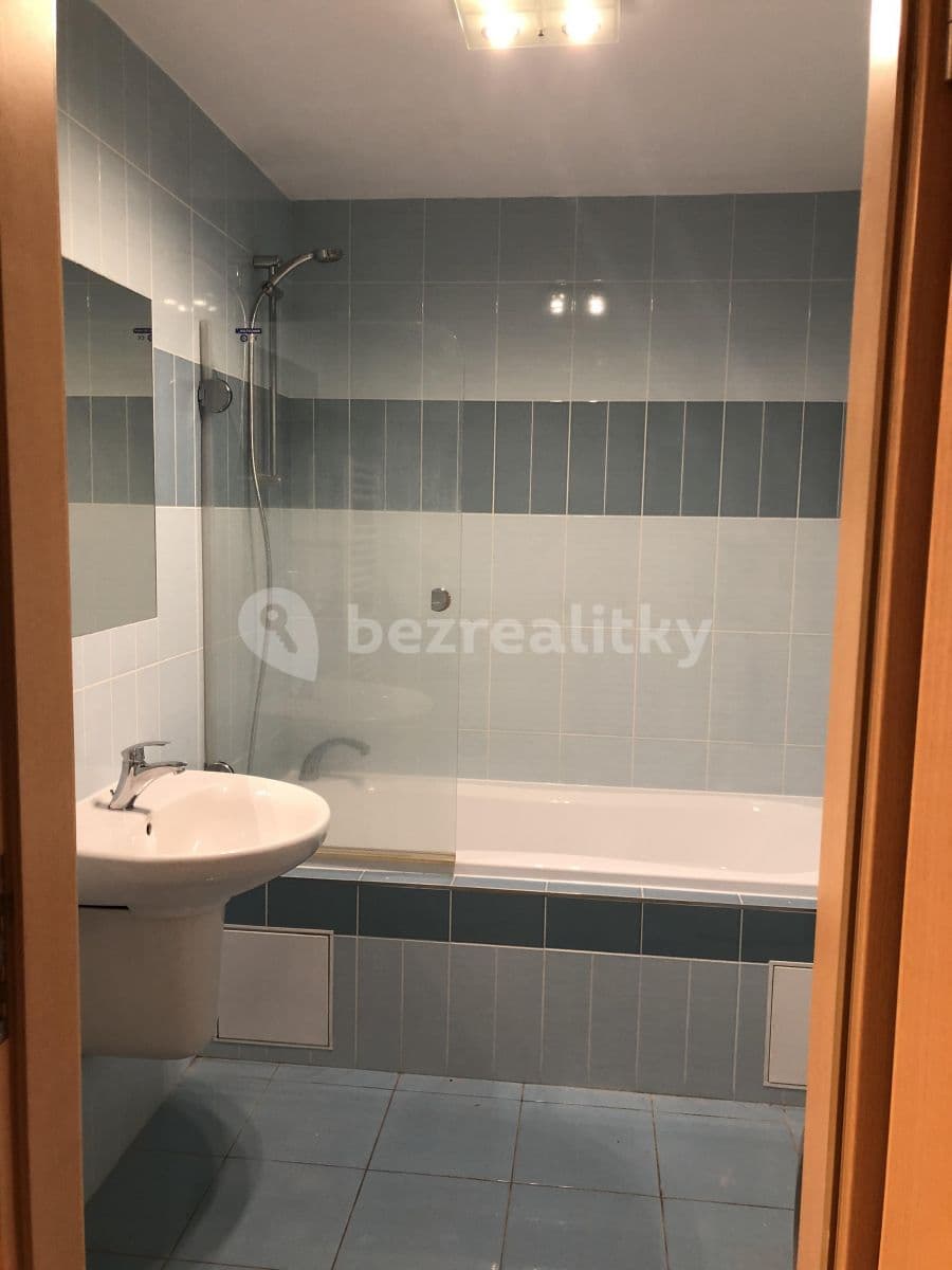 Prenájom bytu 2-izbový 70 m², Nitranská, Praha, Praha Prenájom bytu 2-izbový 70 m², Nitranská, Praha, Praha