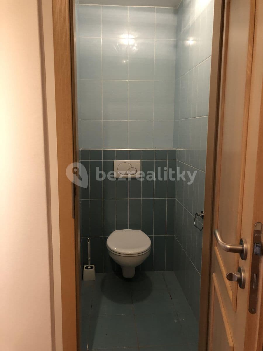 Prenájom bytu 2-izbový 70 m², Nitranská, Praha, Praha Prenájom bytu 2-izbový 70 m², Nitranská, Praha, Praha