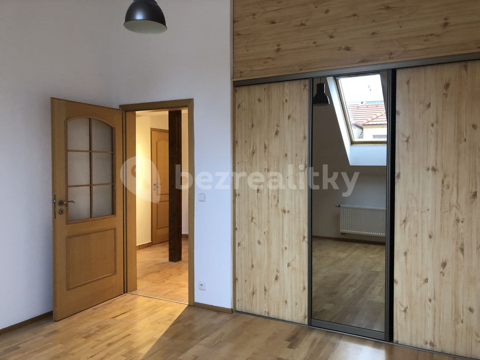 Prenájom bytu 2-izbový 70 m², Nitranská, Praha, Praha Prenájom bytu 2-izbový 70 m², Nitranská, Praha, Praha