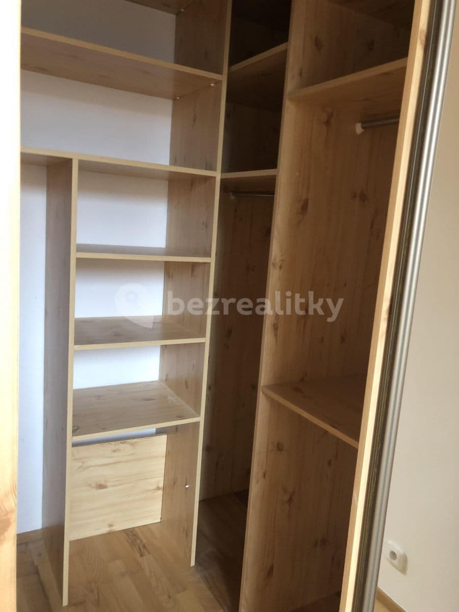 Prenájom bytu 2-izbový 70 m², Nitranská, Praha, Praha Prenájom bytu 2-izbový 70 m², Nitranská, Praha, Praha