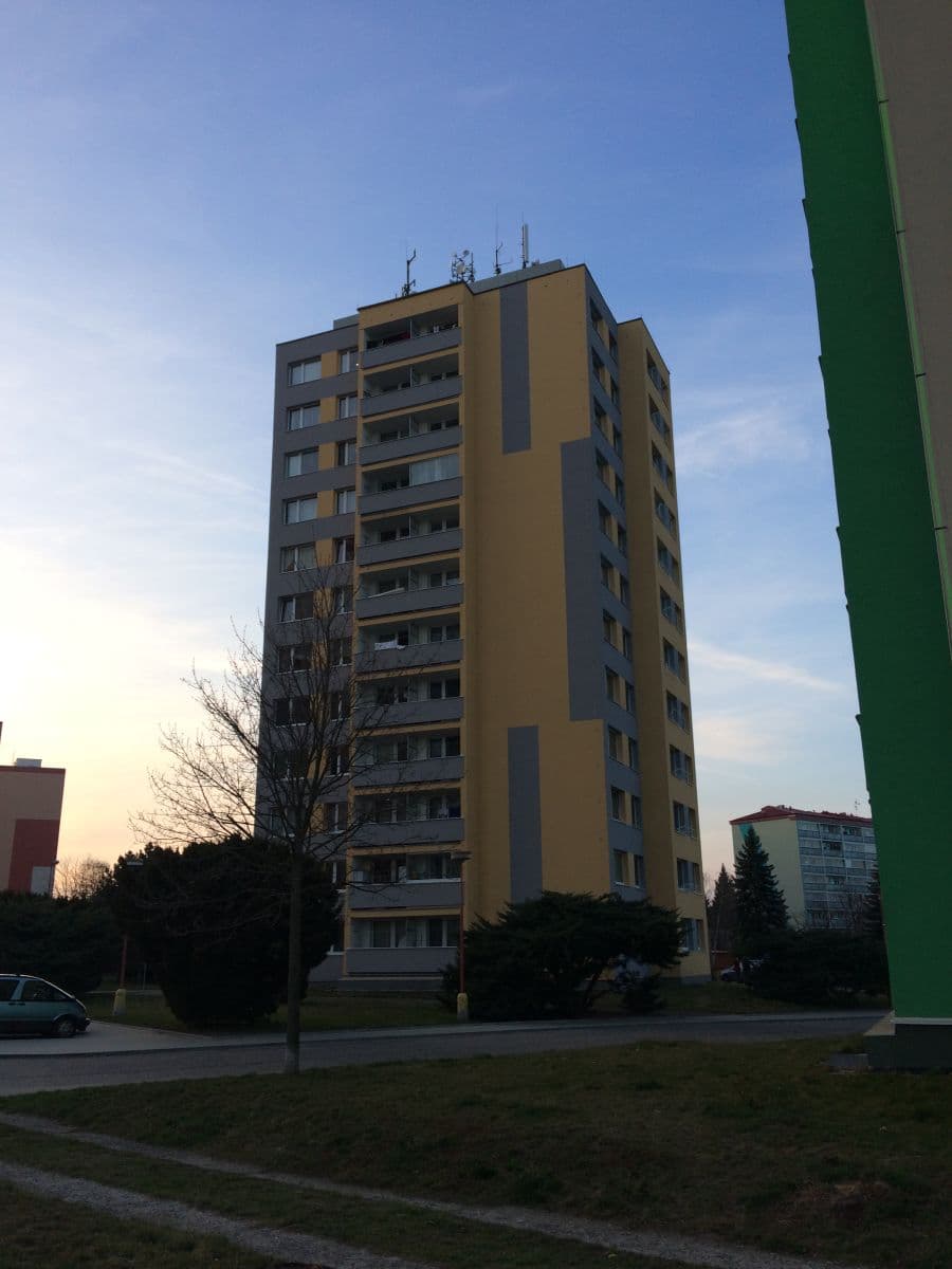 Prenájom bytu 2-izbový 34 m², Kojetická, Neratovice, Středočeský kraj Prenájom bytu 2-izbový 34 m², Kojetická, Neratovice, Středočeský kraj
