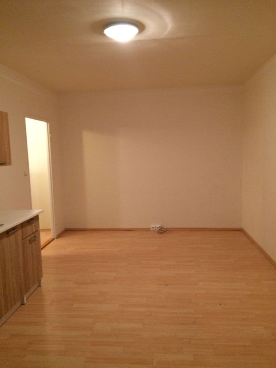 Prenájom bytu 2-izbový 34 m², Kojetická, Neratovice, Středočeský kraj Prenájom bytu 2-izbový 34 m², Kojetická, Neratovice, Středočeský kraj