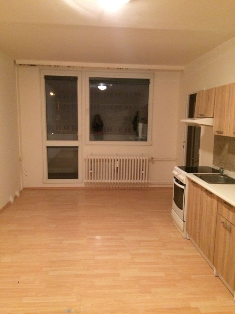 Prenájom bytu 2-izbový 34 m², Kojetická, Neratovice, Středočeský kraj Prenájom bytu 2-izbový 34 m², Kojetická, Neratovice, Středočeský kraj
