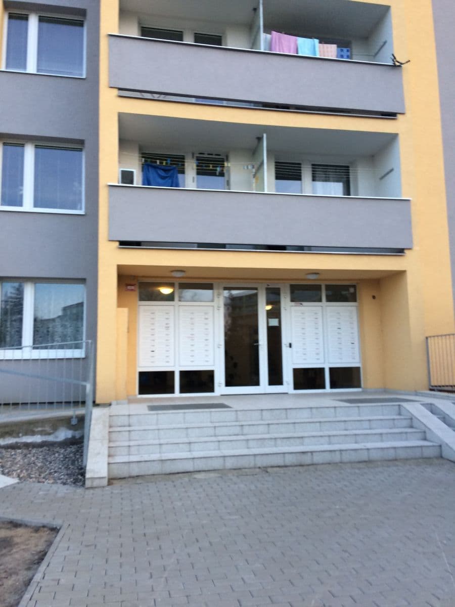 Prenájom bytu 2-izbový 34 m², Kojetická, Neratovice, Středočeský kraj Prenájom bytu 2-izbový 34 m², Kojetická, Neratovice, Středočeský kraj