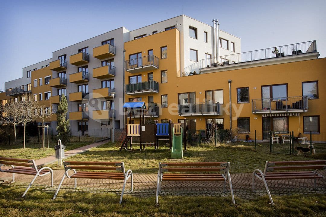 Prenájom bytu 1-izbový 35 m², Štúrova, Praha, Praha Prenájom bytu 1-izbový 35 m², Štúrova, Praha, Praha