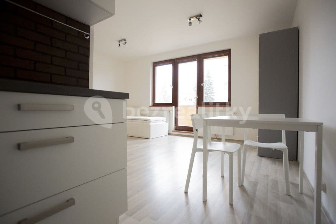 Prenájom bytu 1-izbový 35 m², Štúrova, Praha, Praha Prenájom bytu 1-izbový 35 m², Štúrova, Praha, Praha