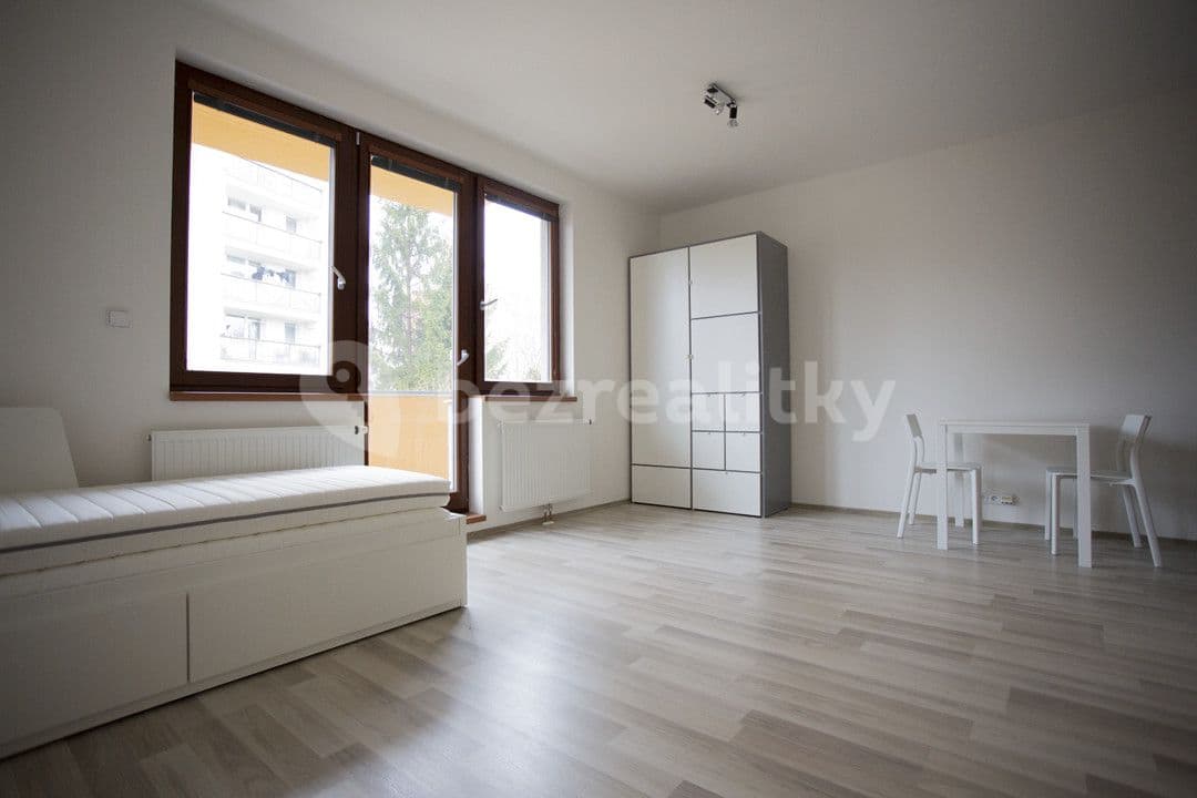 Prenájom bytu 1-izbový 35 m², Štúrova, Praha, Praha Prenájom bytu 1-izbový 35 m², Štúrova, Praha, Praha