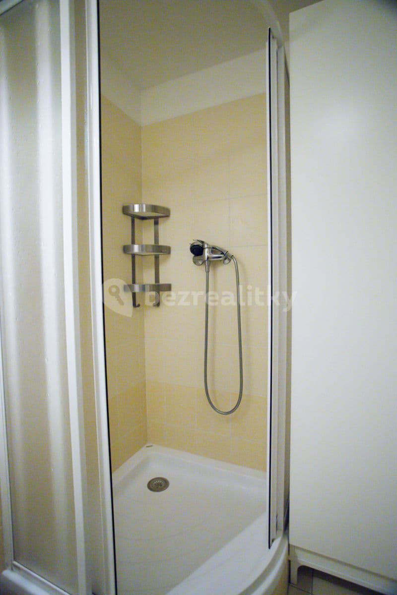 Prenájom bytu 1-izbový 35 m², Štúrova, Praha, Praha Prenájom bytu 1-izbový 35 m², Štúrova, Praha, Praha