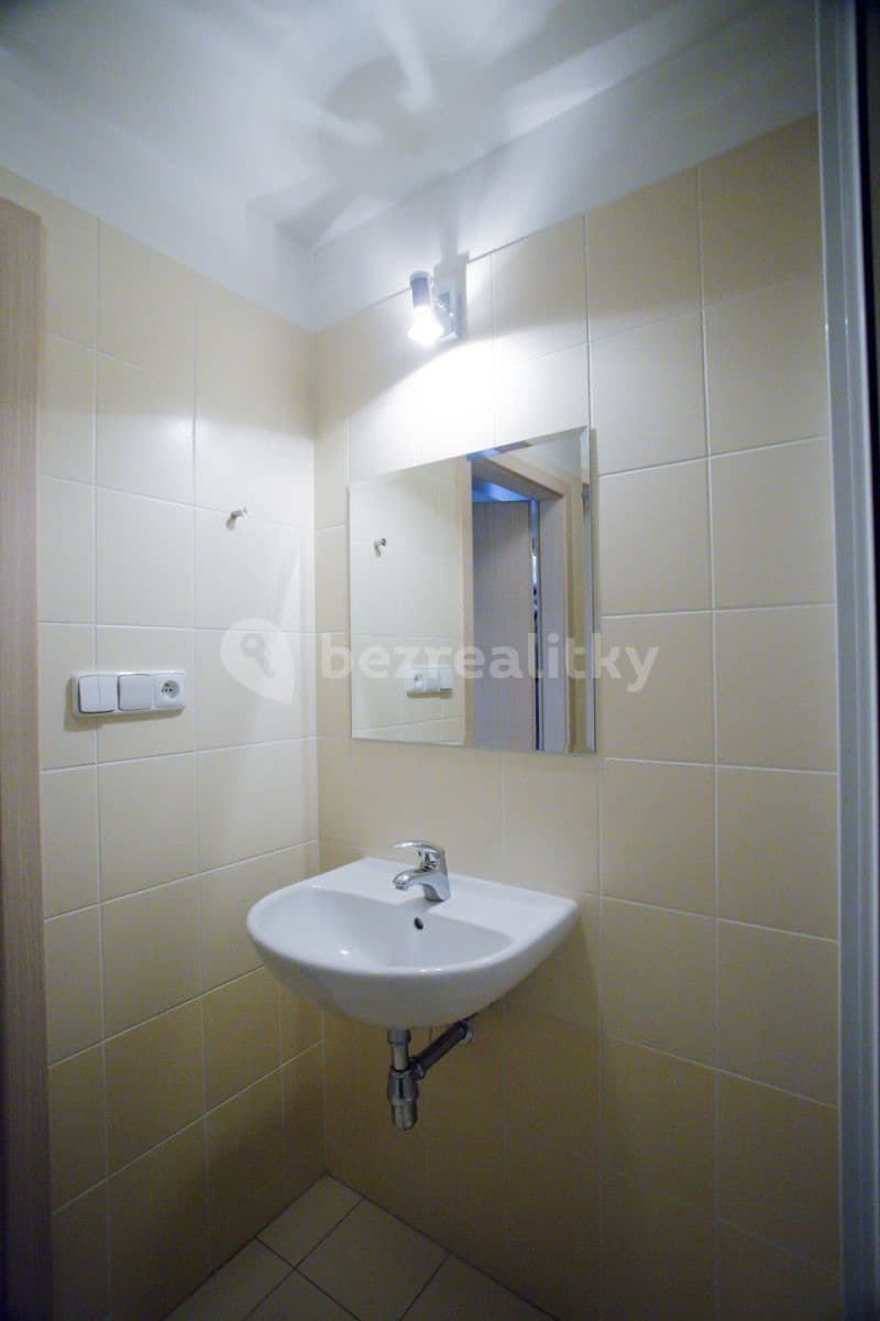 Prenájom bytu 1-izbový 35 m², Štúrova, Praha, Praha Prenájom bytu 1-izbový 35 m², Štúrova, Praha, Praha