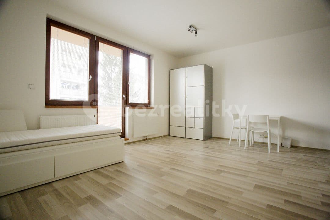Prenájom bytu 1-izbový 35 m², Štúrova, Praha, Praha Prenájom bytu 1-izbový 35 m², Štúrova, Praha, Praha