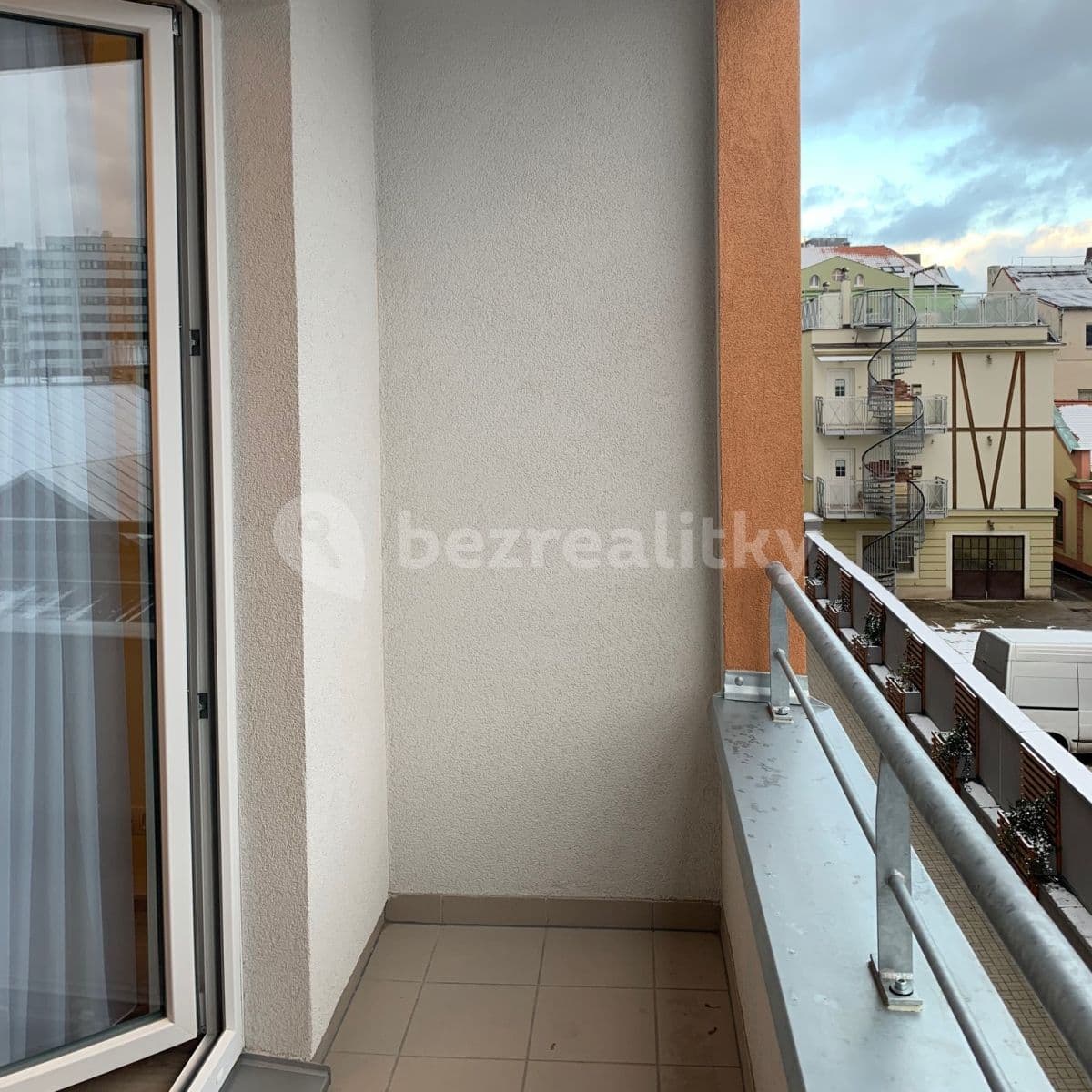 Prenájom bytu 1-izbový 28 m², Petrohradská, Praha, Praha Prenájom bytu 1-izbový 28 m², Petrohradská, Praha, Praha