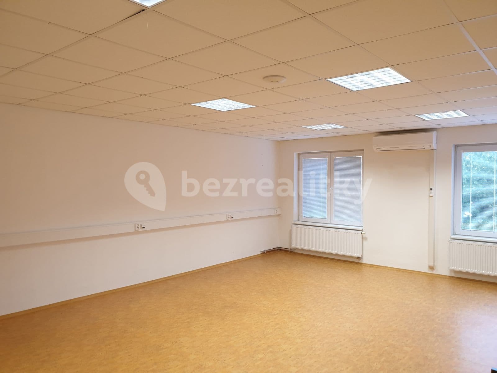 Prenájom kancelárie 45 m², Božanovská, Praha, Praha Prenájom kancelárie 45 m², Božanovská, Praha, Praha