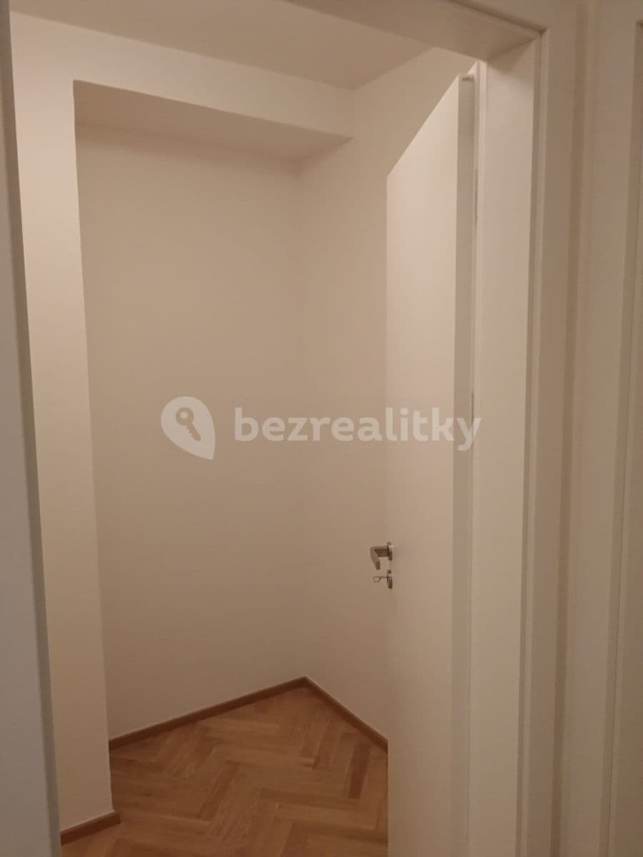 Prenájom bytu 2-izbový 61 m², Košická, Praha, Praha Prenájom bytu 2-izbový 61 m², Košická, Praha, Praha