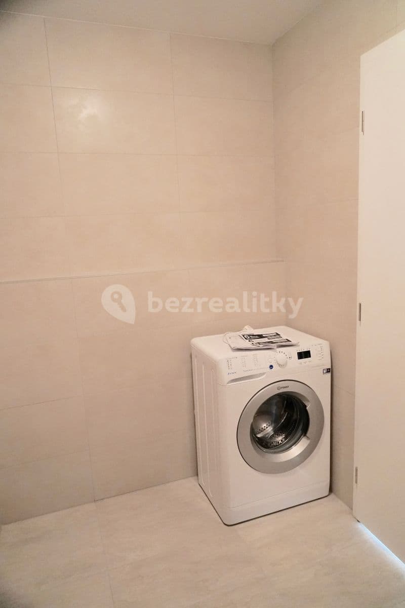 Prenájom bytu 2-izbový 62 m², Zvěřinova, Praha, Praha Prenájom bytu 2-izbový 62 m², Zvěřinova, Praha, Praha